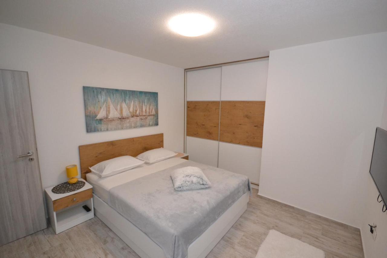 Luxury Apartment "Blue Diamond" Postira Buitenkant foto