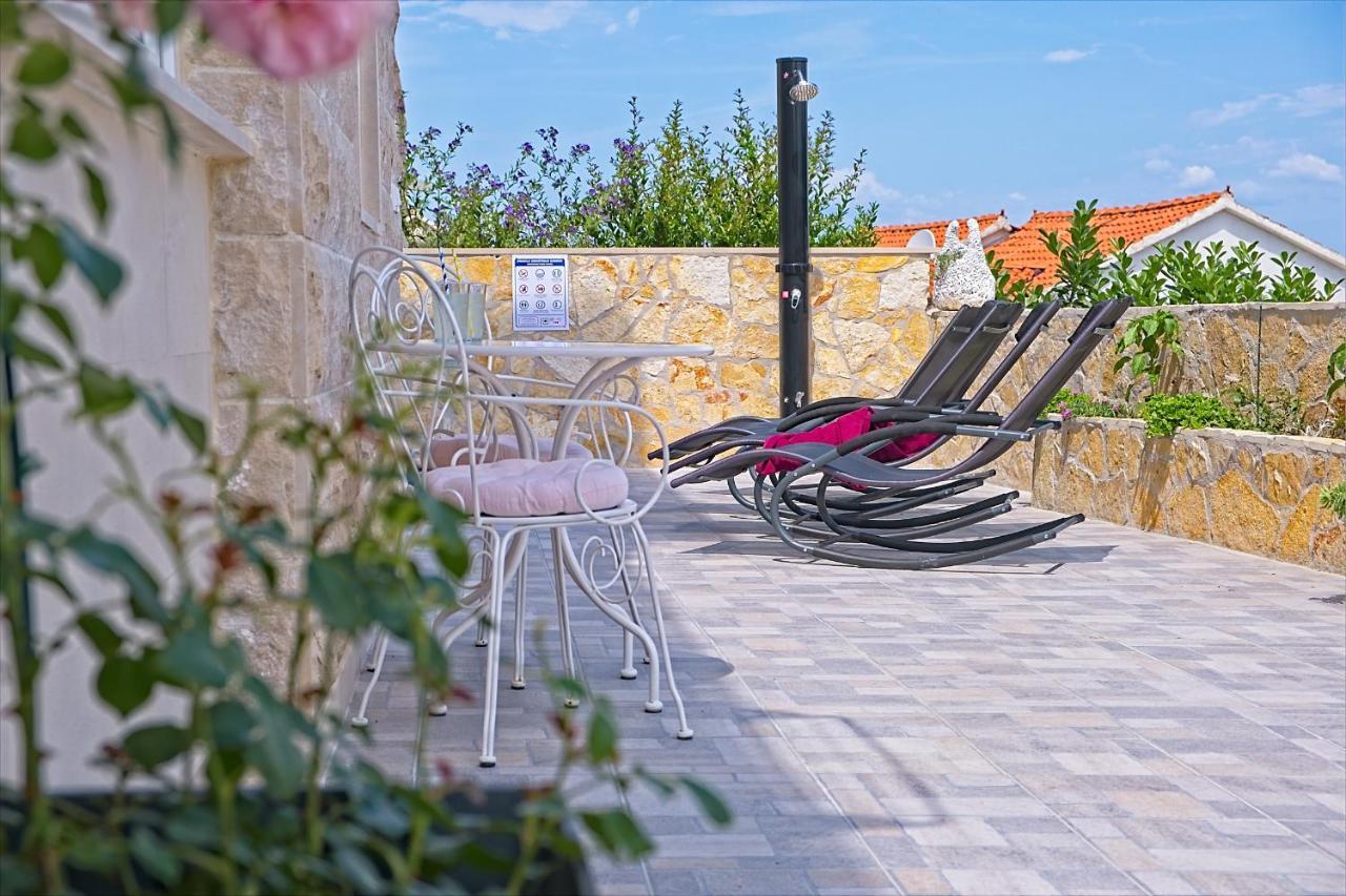 Luxury Apartment "Blue Diamond" Postira Buitenkant foto