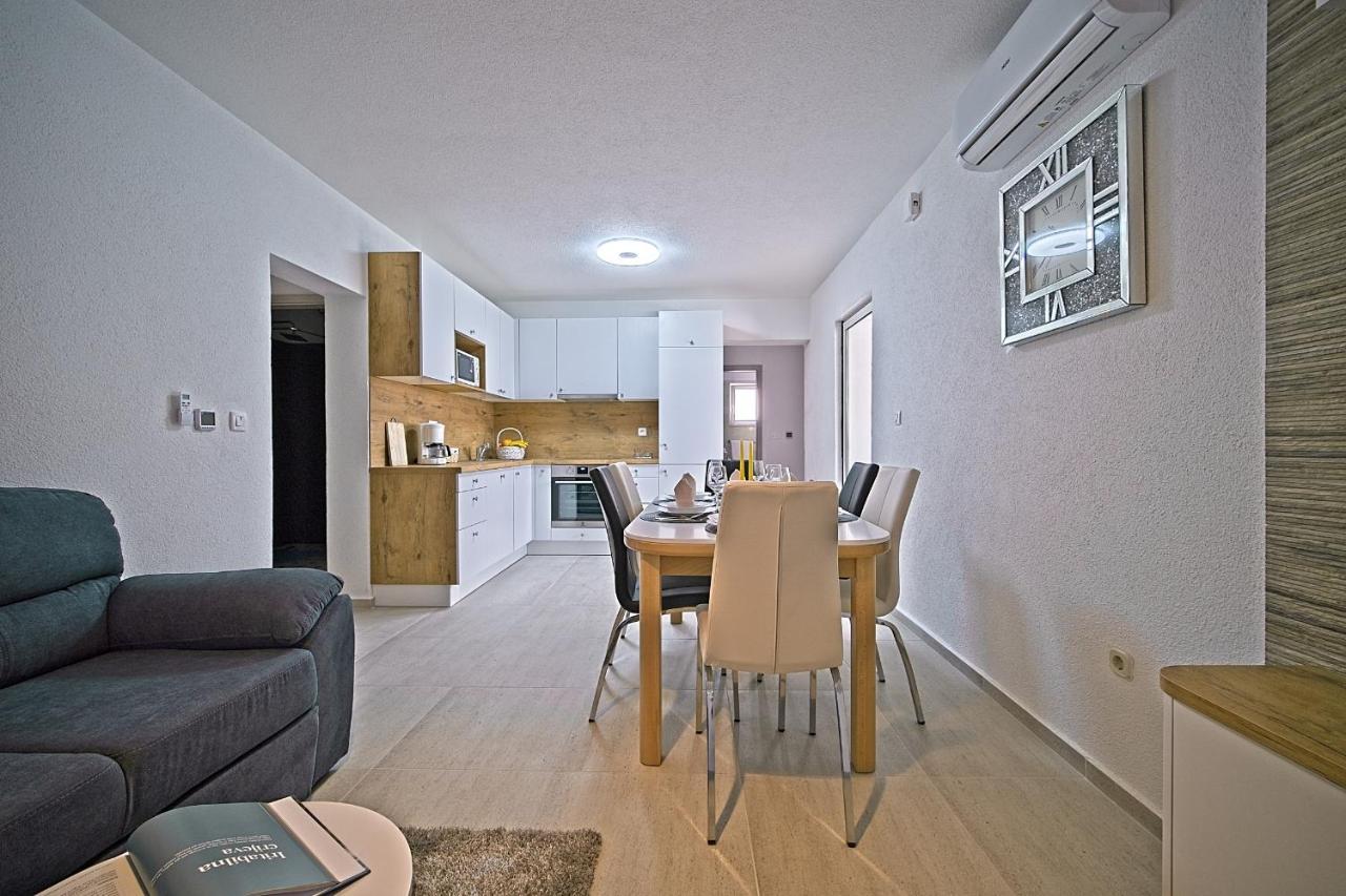 Luxury Apartment "Blue Diamond" Postira Buitenkant foto