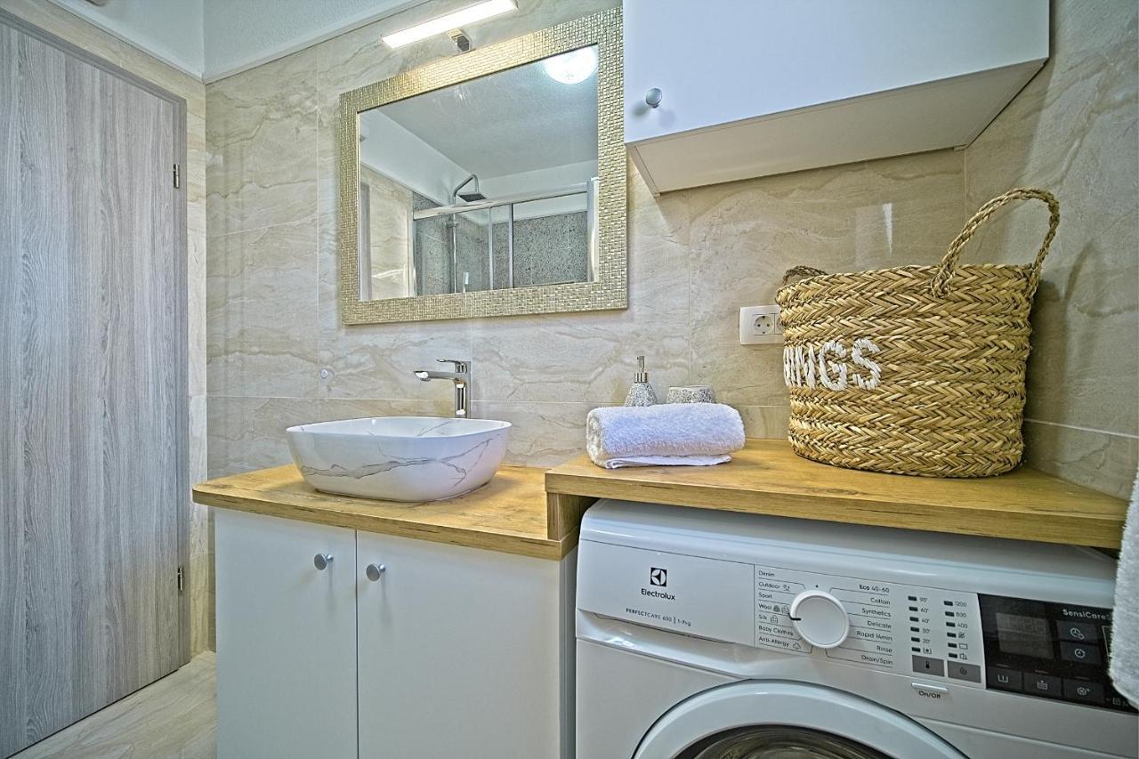 Luxury Apartment "Blue Diamond" Postira Buitenkant foto