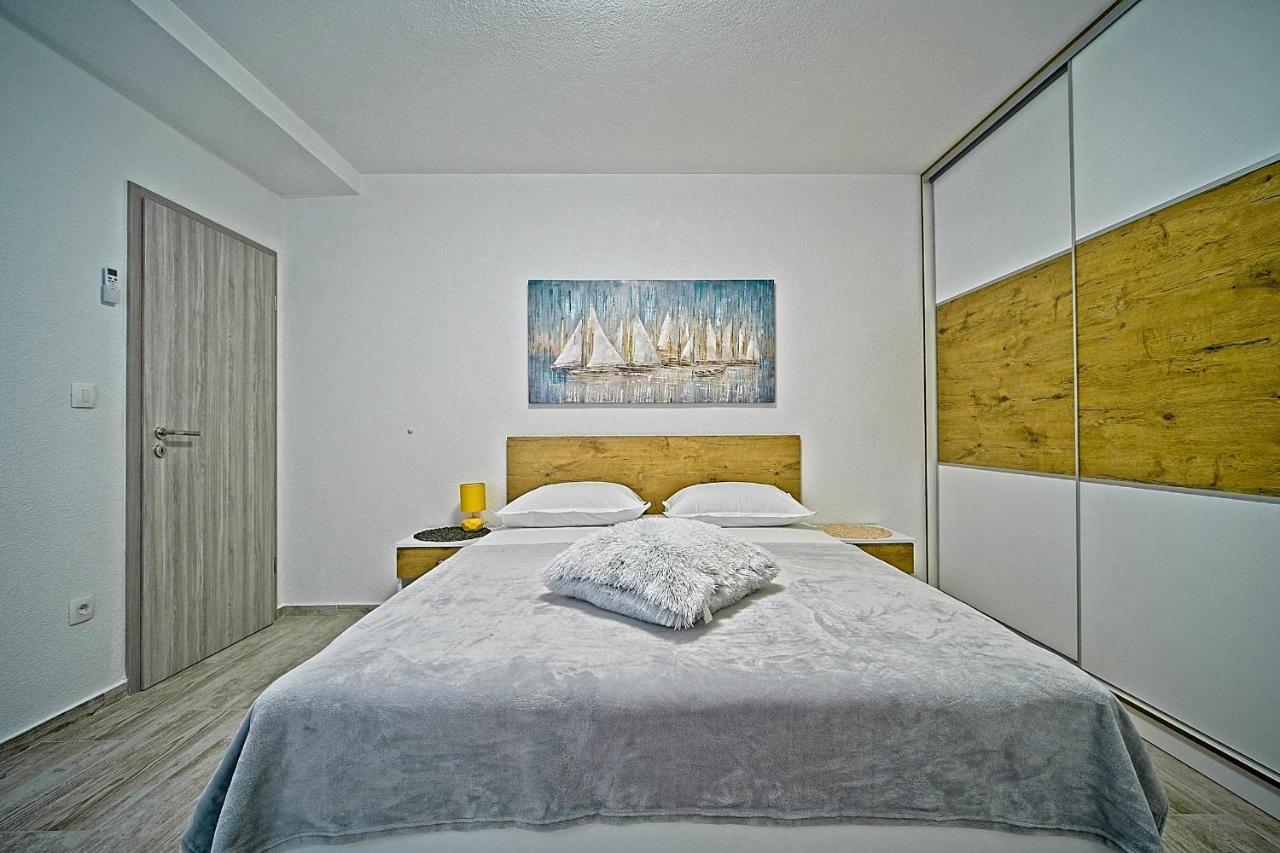 Luxury Apartment "Blue Diamond" Postira Buitenkant foto