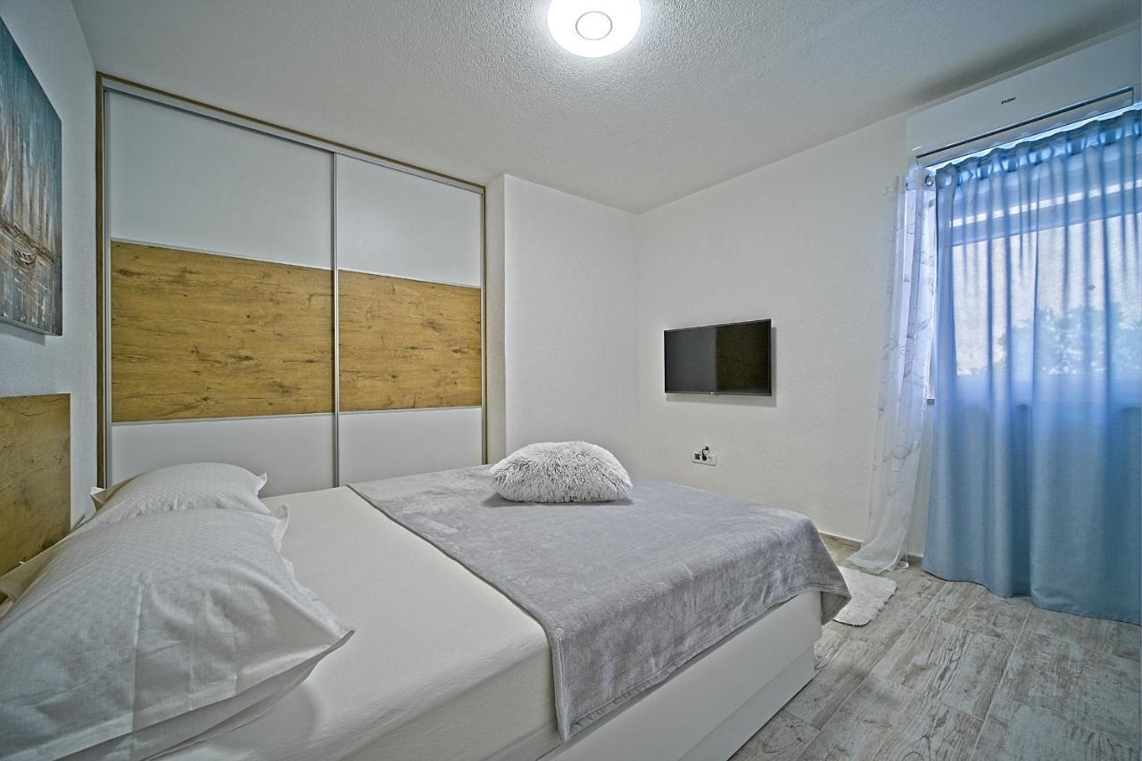 Luxury Apartment "Blue Diamond" Postira Buitenkant foto