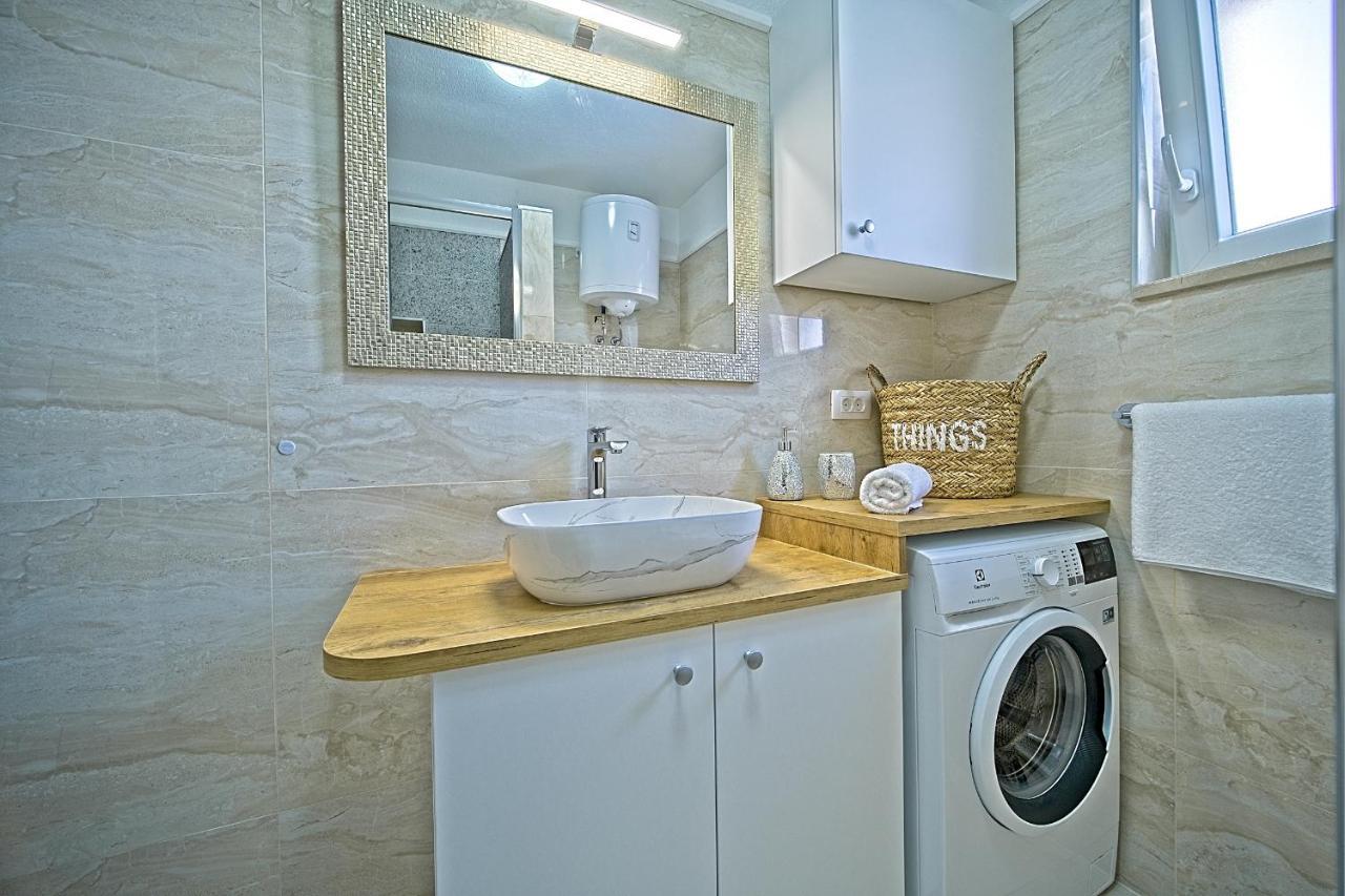 Luxury Apartment "Blue Diamond" Postira Buitenkant foto