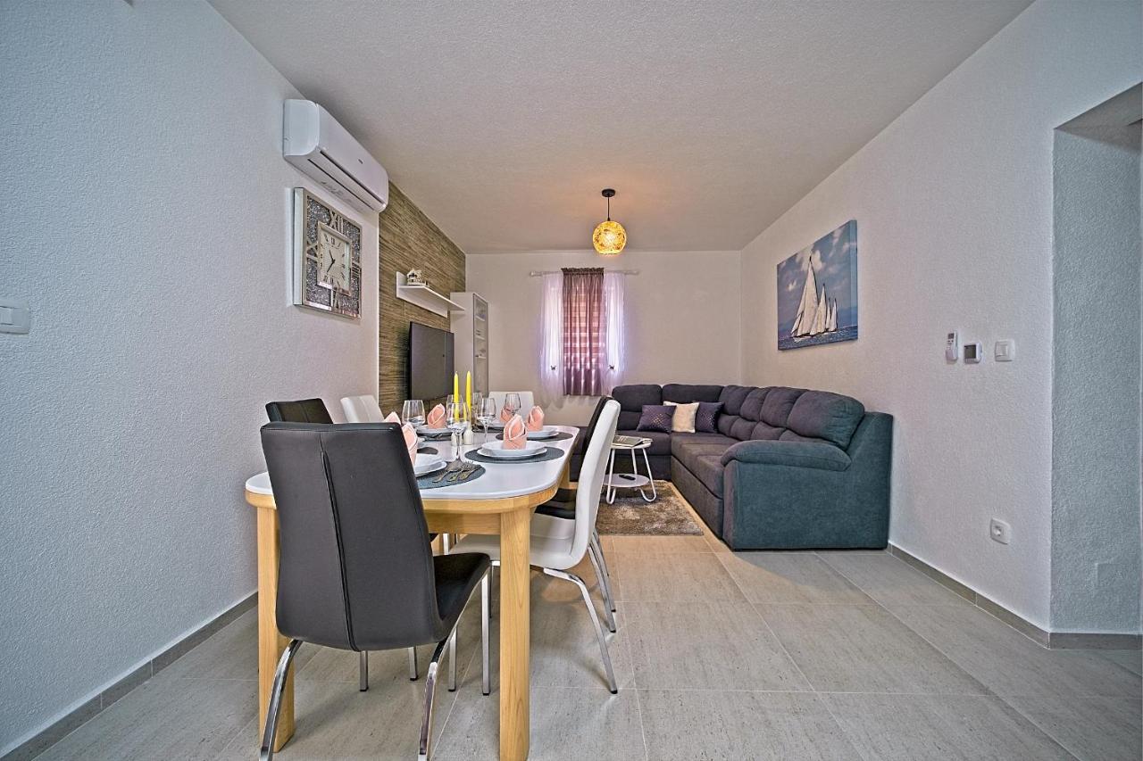 Luxury Apartment "Blue Diamond" Postira Buitenkant foto