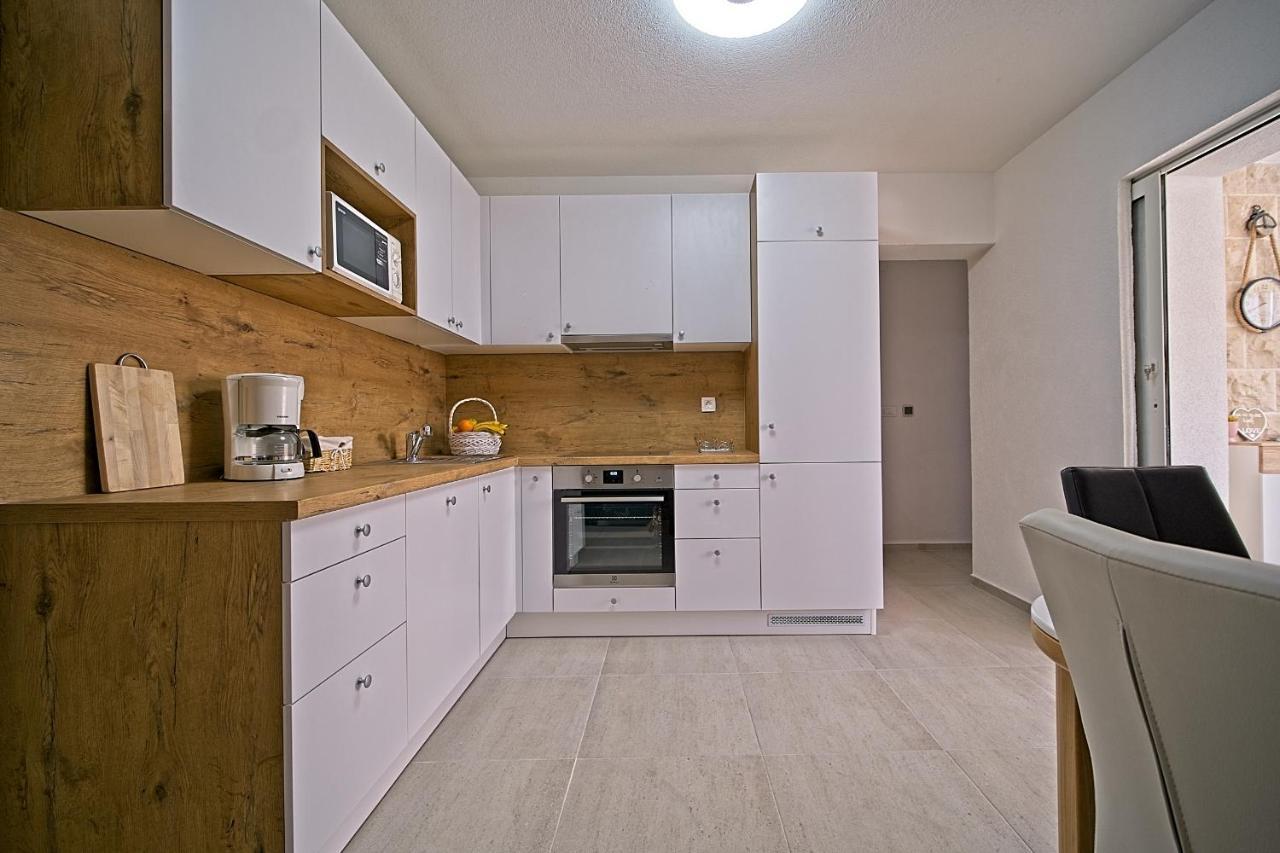 Luxury Apartment "Blue Diamond" Postira Buitenkant foto