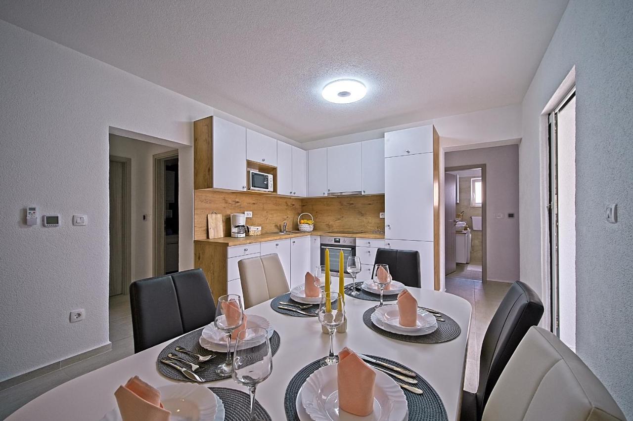 Luxury Apartment "Blue Diamond" Postira Buitenkant foto