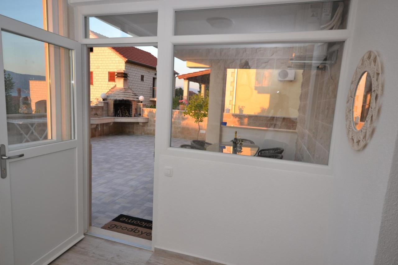 Luxury Apartment "Blue Diamond" Postira Buitenkant foto