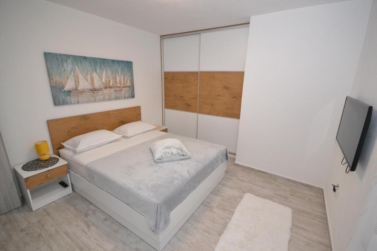 Luxury Apartment "Blue Diamond" Postira Buitenkant foto