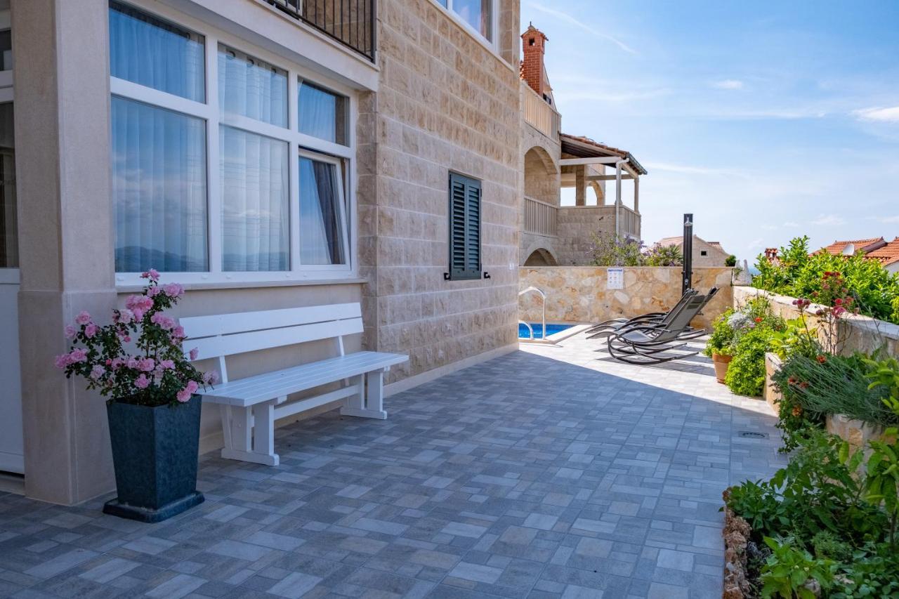Luxury Apartment "Blue Diamond" Postira Buitenkant foto