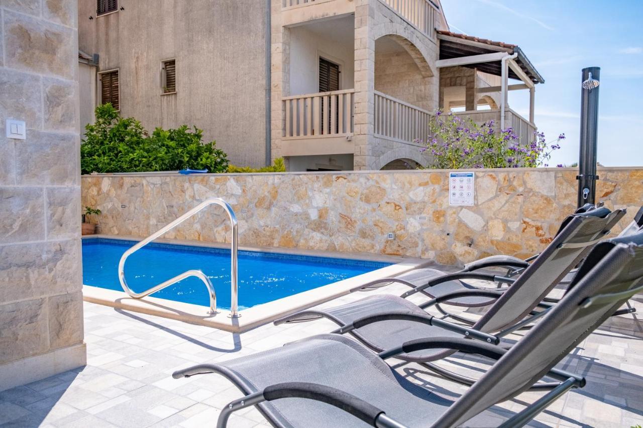 Luxury Apartment "Blue Diamond" Postira Buitenkant foto